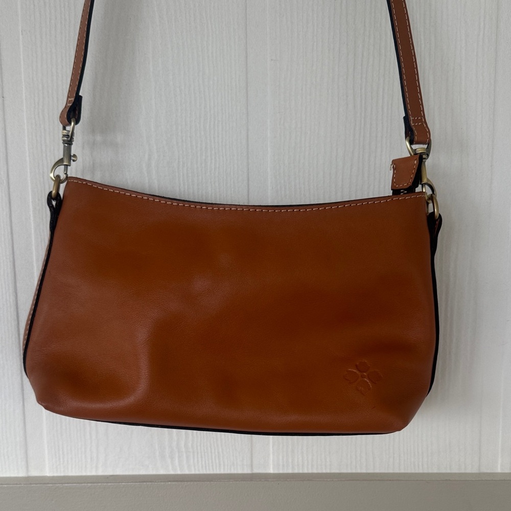 Classic Tan Leather Shoulder Bag